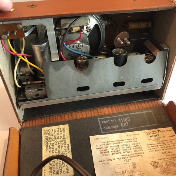 VINTAGE Philco E-675-124 Radio with Leather Case #F31 - Picture 8 of 10